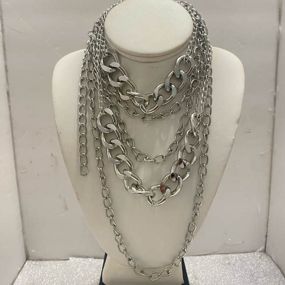 SILVER CHUNKY STATEMENT COLLAR NECKLACE - Picture 9 of 9